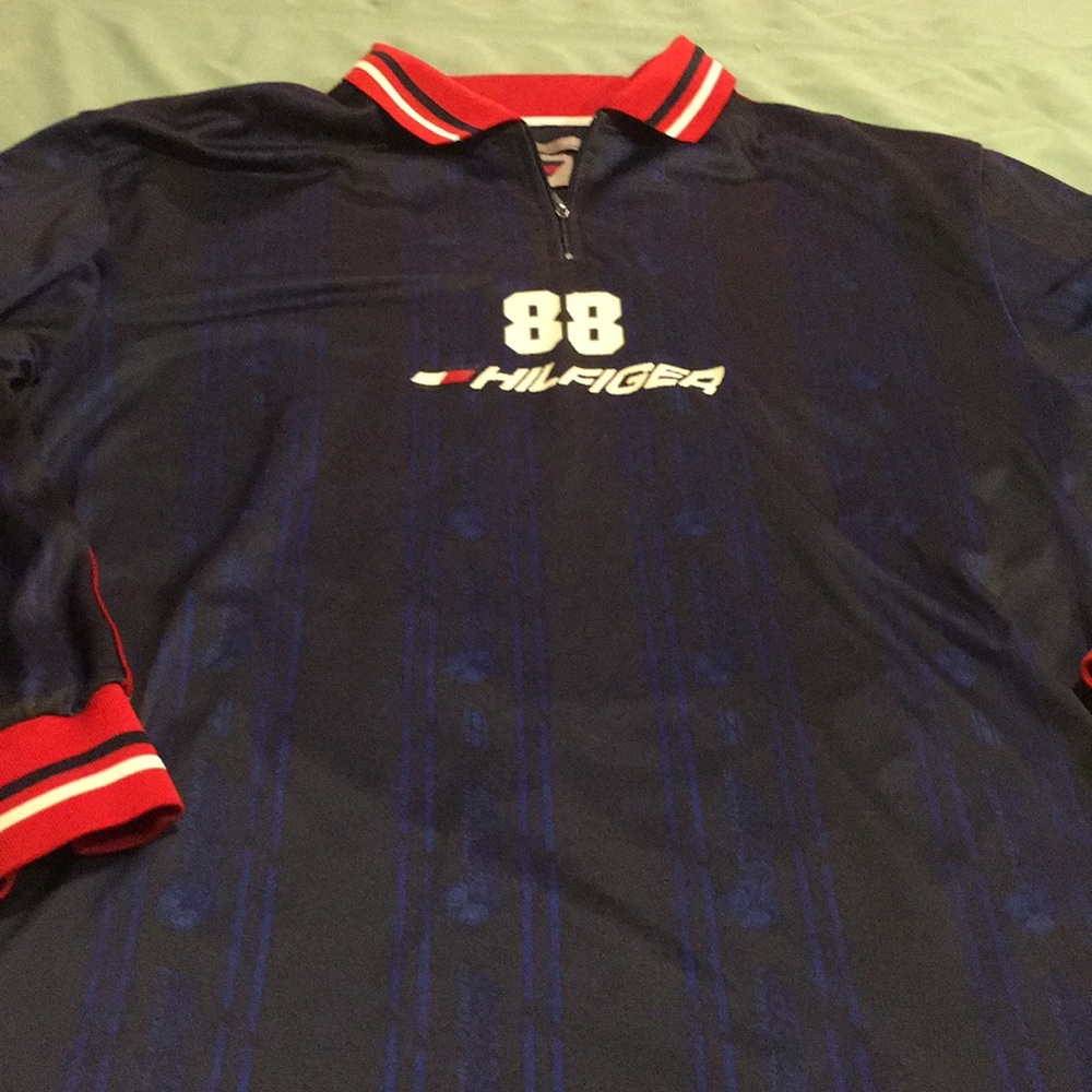 Tommy Hilfiger Men’s Vintage Shirt Size Med LIKE NEW Flawless Long Sleeve Nice - Picture 2 of 6